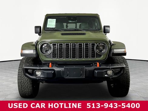 Used 2024 Jeep Gladiator Mojave AWD/4WD image 2