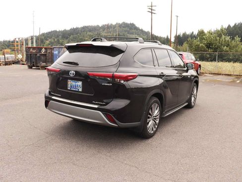 Used 2020 Toyota Highlander Platinum AWD/4WD image 5