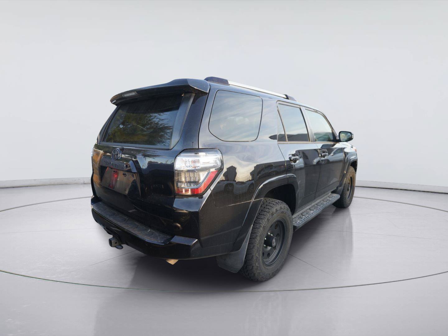 Used 2019 Toyota 4Runner SR5 AWD/4WD image 2
