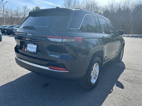 Used 2023 Jeep Grand Cherokee Laredo image 5