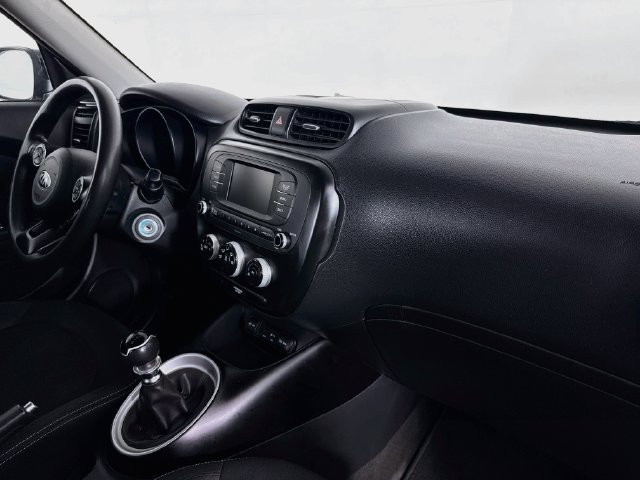 Used 2018 Kia Soul FWD image 25