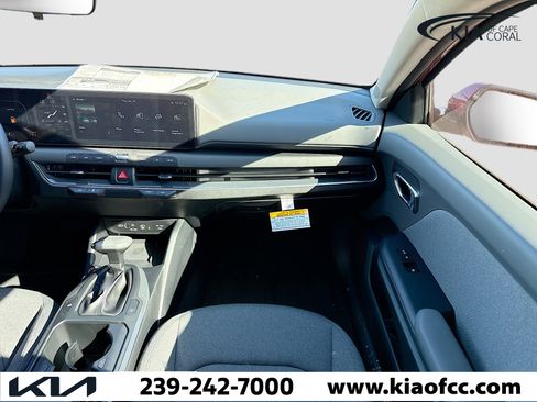 New 2025 Kia K4 EX image 17