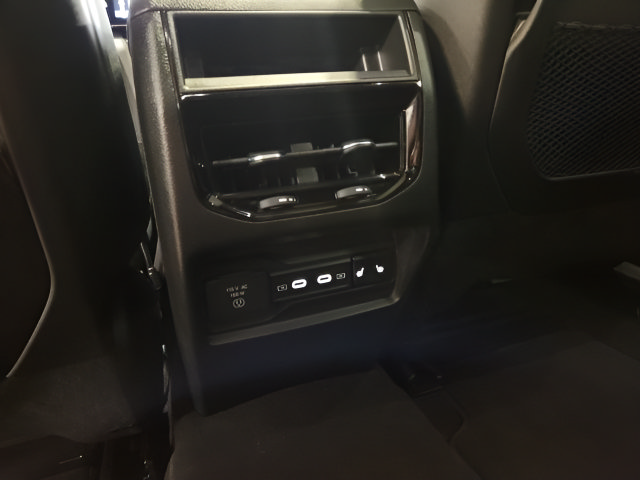 Used 2026 Jeep Grand Cherokee Limited AWD/4WD image 25