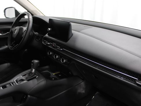 Used 2024 Honda HR-V EX-L image 25
