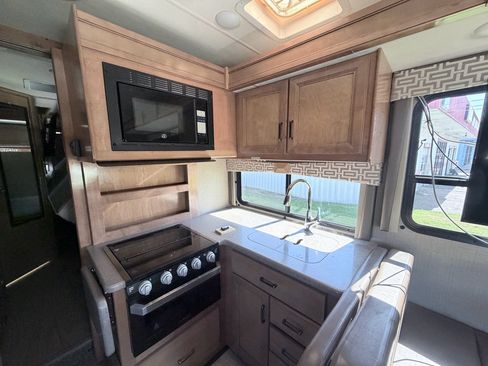 Used 2019 Ford E-450 and Econoline 450 Super Duty w/ Motorhome Prep Package RWD image 17