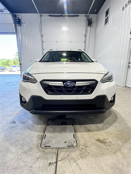 Used 2023 Subaru Crosstrek 2.5i Limited AWD/4WD image 3