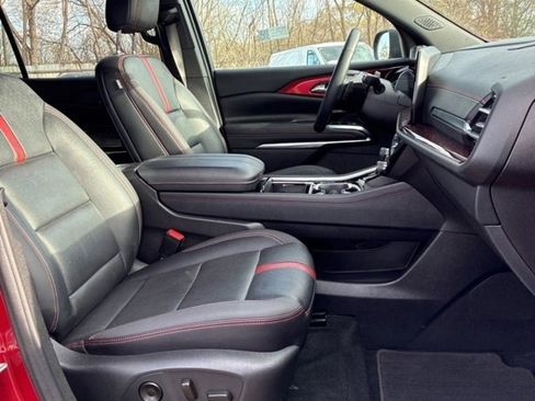 Used 2024 Chevrolet Traverse RS image 7