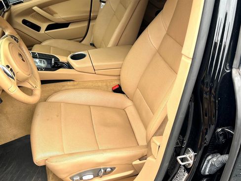 Used 2014 Porsche Panamera S image 45
