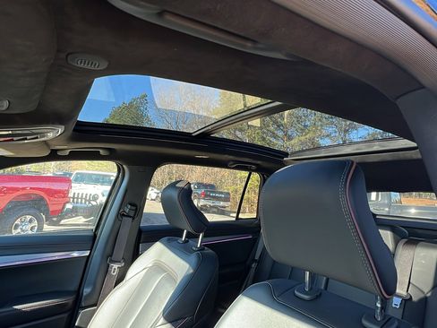 Used 2024 Jeep Wagoneer Launch Edition image 29