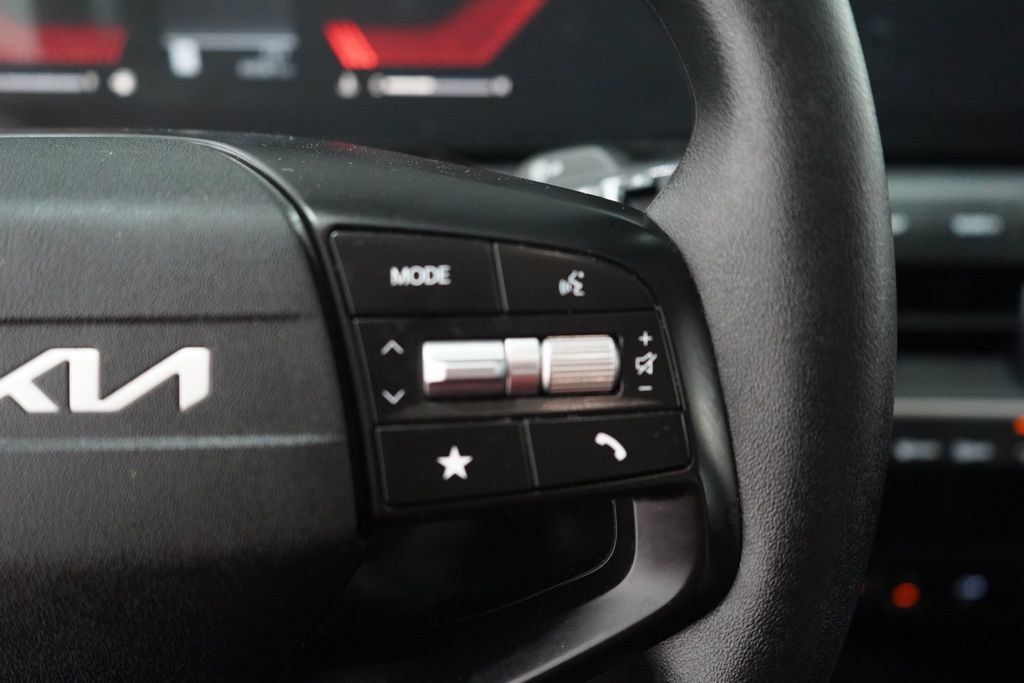 Used 2025 Kia K4 FWD image 21