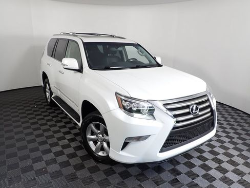 Used 2018 Lexus GX 460 w/ Preferred Accessory Package AWD/4WD image 12