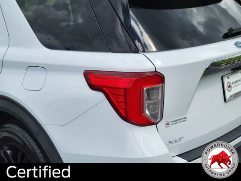 Certified 2022 Ford Explorer XLT RWD image 12