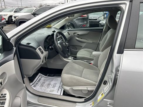 Used 2013 Toyota Corolla LE FWD image 7