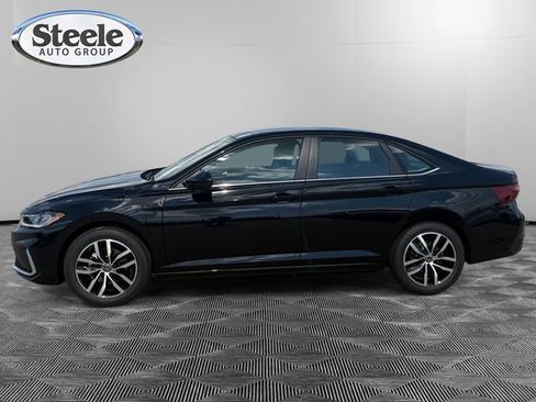 New 2026 Volkswagen Jetta SE FWD image 2