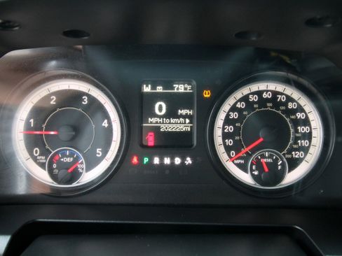 Used 2017 RAM 2500 Tradesman w/ Chrome Appearance Group AWD/4WD image 23