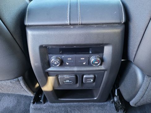 Used 2023 Chevrolet Traverse Premier w/ Redline Edition image 15