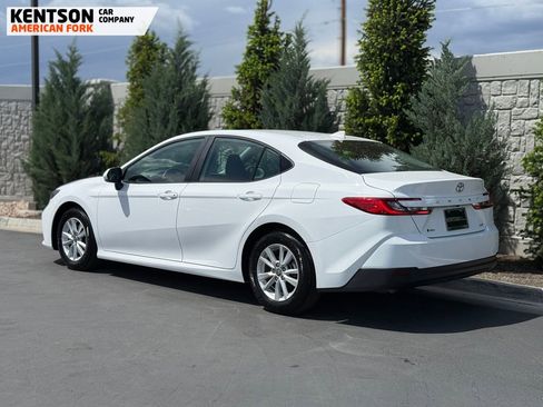 Used 2026 Toyota Camry LE FWD image 5