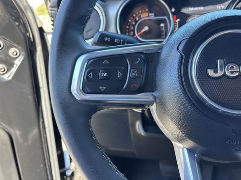 Used 2023 Jeep Wrangler Sahara image 27