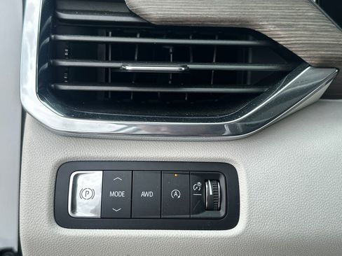 Used 2025 GMC Acadia Denali w/ Super Cruise Package image 13