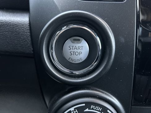 Used 2024 Nissan Titan SV w/ SV Bronze Edition Package image 35