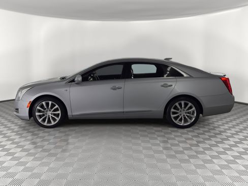 Used 2016 Cadillac XTS Luxury FWD image 2