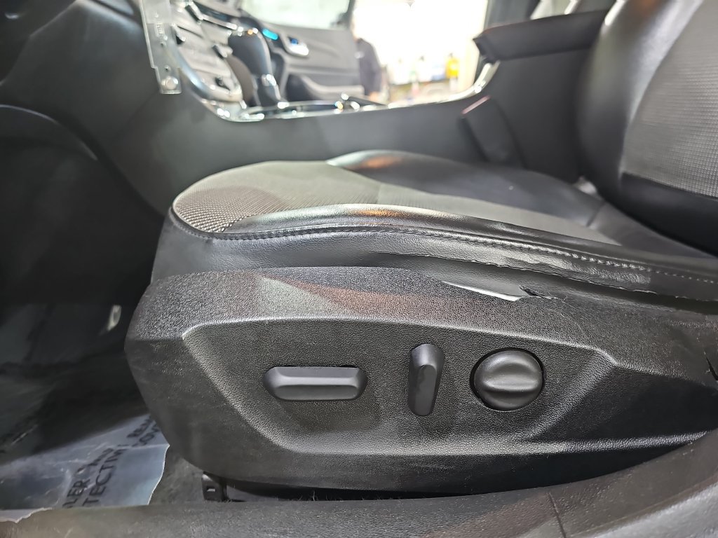 Used 2016 Chevrolet Malibu LT w/ Power Convenience Package FWD image 34