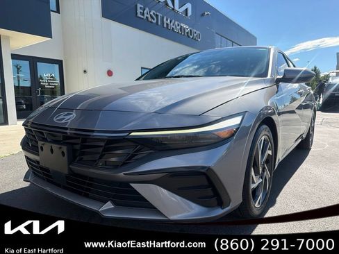 Used 2024 Hyundai Elantra SEL w/ Convenience Package FWD image 3