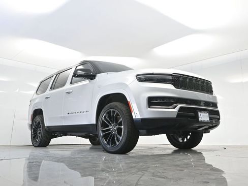 Used 2024 Jeep Grand Wagoneer Series II w/ Quick Order Packagew 28T image 53