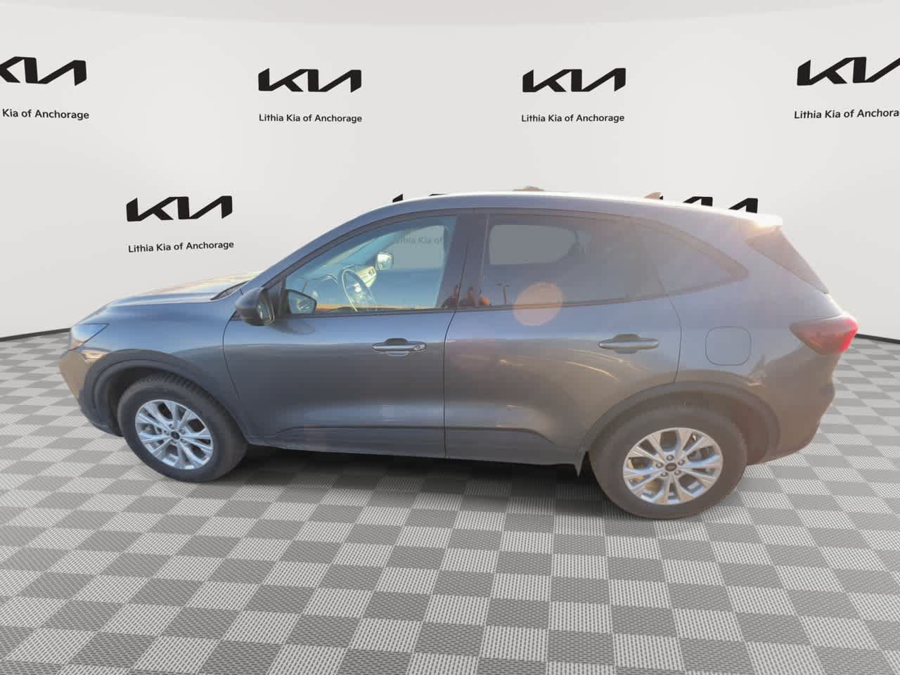 Used 2025 Ford Escape Active AWD/4WD image 7