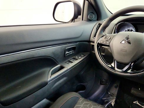 Used 2025 Mitsubishi Outlander Sport ES AWD/4WD image 23