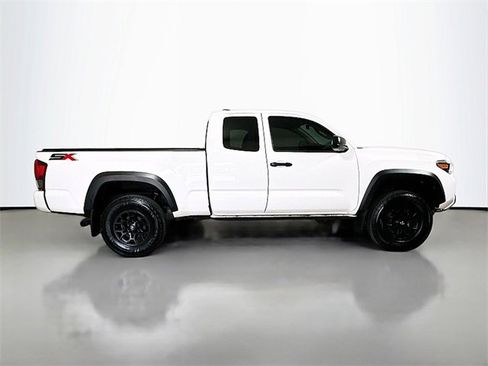 Used 2020 Toyota Tacoma SR w/ SX Package image 8
