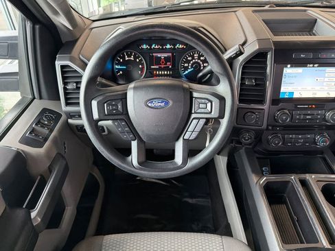 Used 2017 Ford F150 XLT w/ Trailer Tow Package image 16