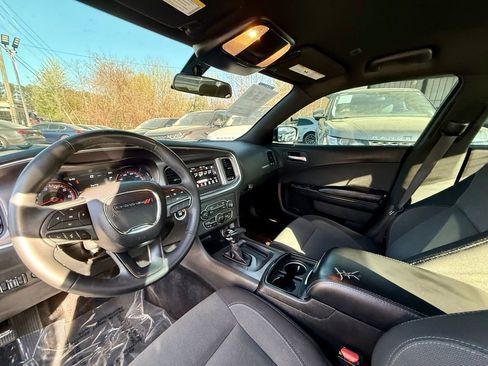 Used 2018 Dodge Charger SXT w/ Blacktop Package image 13