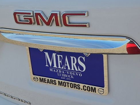 Used 2024 GMC Terrain SLT image 18