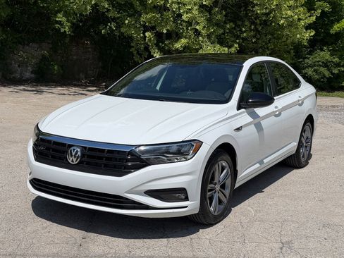 Used 2019 Volkswagen Jetta R-Line FWD image 2