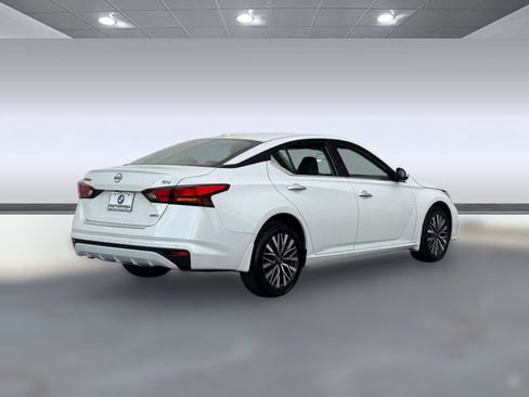 Used 2023 Nissan Altima 2.5 SV image 8