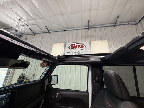 Used 2026 Jeep Wrangler Unlimited Rubicon w/ Safety Group AWD/4WD image 25