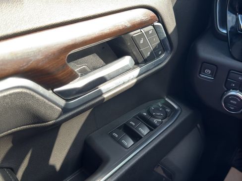Used 2025 GMC Sierra 1500 SLT image 26