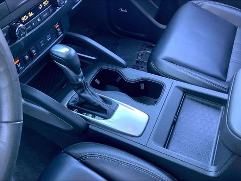 Used 2024 Nissan Frontier SL w/ Technology Package image 13