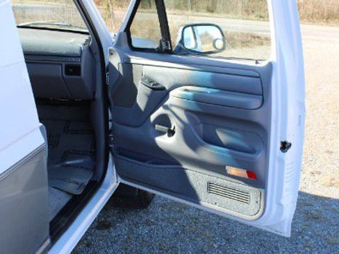 Used 1995 Ford Bronco XLT image 13