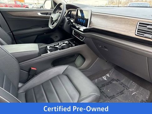 Certified 2025 Volkswagen Atlas SEL AWD/4WD image 17