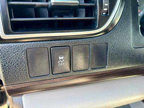 Used 2015 Toyota Camry XLE image 23