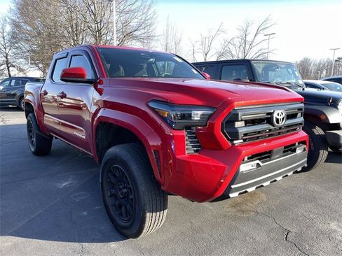 Used 2025 Toyota Tacoma SR5 image 5