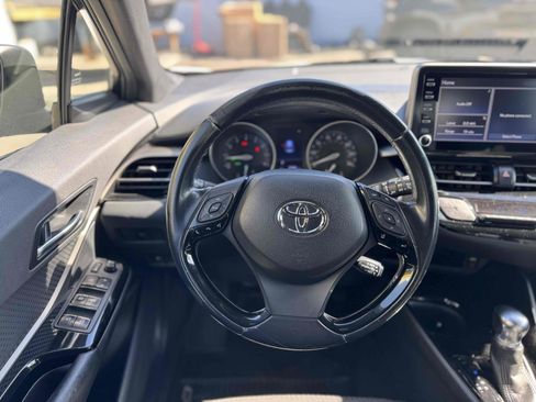 Used 2019 Toyota C-HR XLE image 23