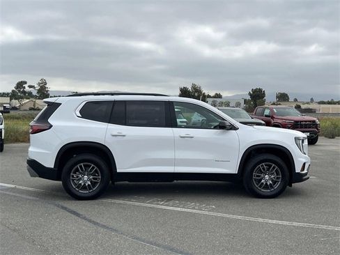 New 2025 GMC Acadia Elevation image 2