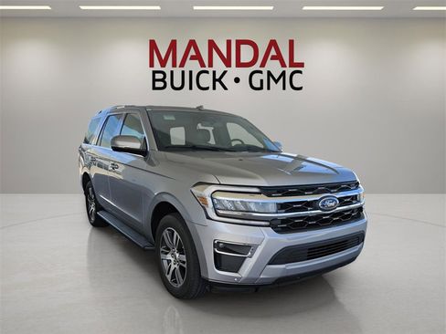 Used 2024 Ford Expedition Limited image 4