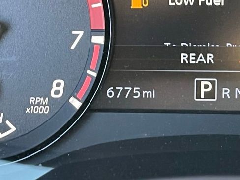 Used 2025 Nissan Frontier PRO-4X image 16