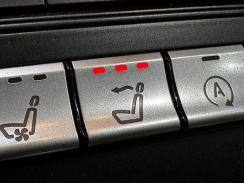 Used 2017 Mercedes-Benz SL 63 AMG image 35