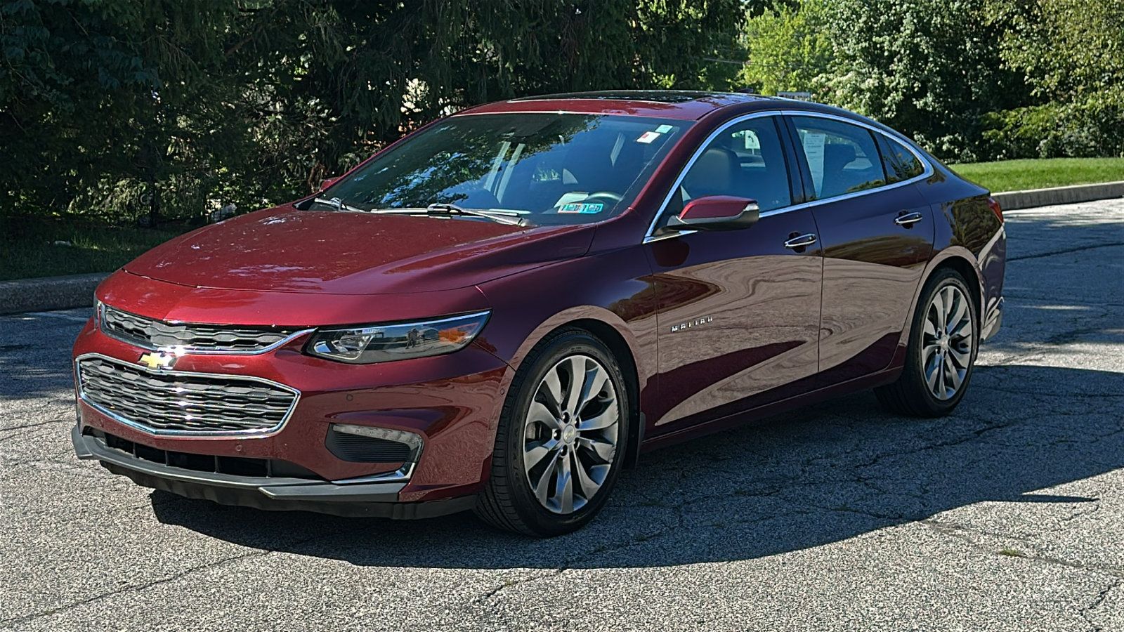 Used 2016 Chevrolet Malibu Premier w/ Driver Confidence Package II FWD image 2