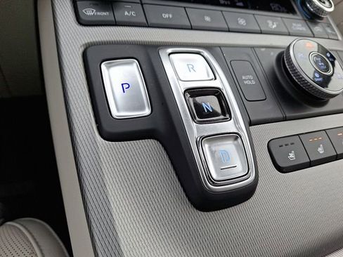 Used 2023 Hyundai Palisade Limited AWD/4WD image 16